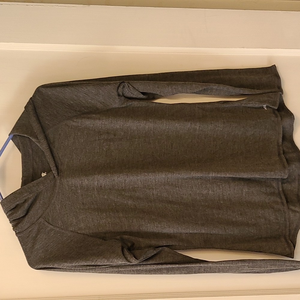 Grey hooded long sleeve Avia tee